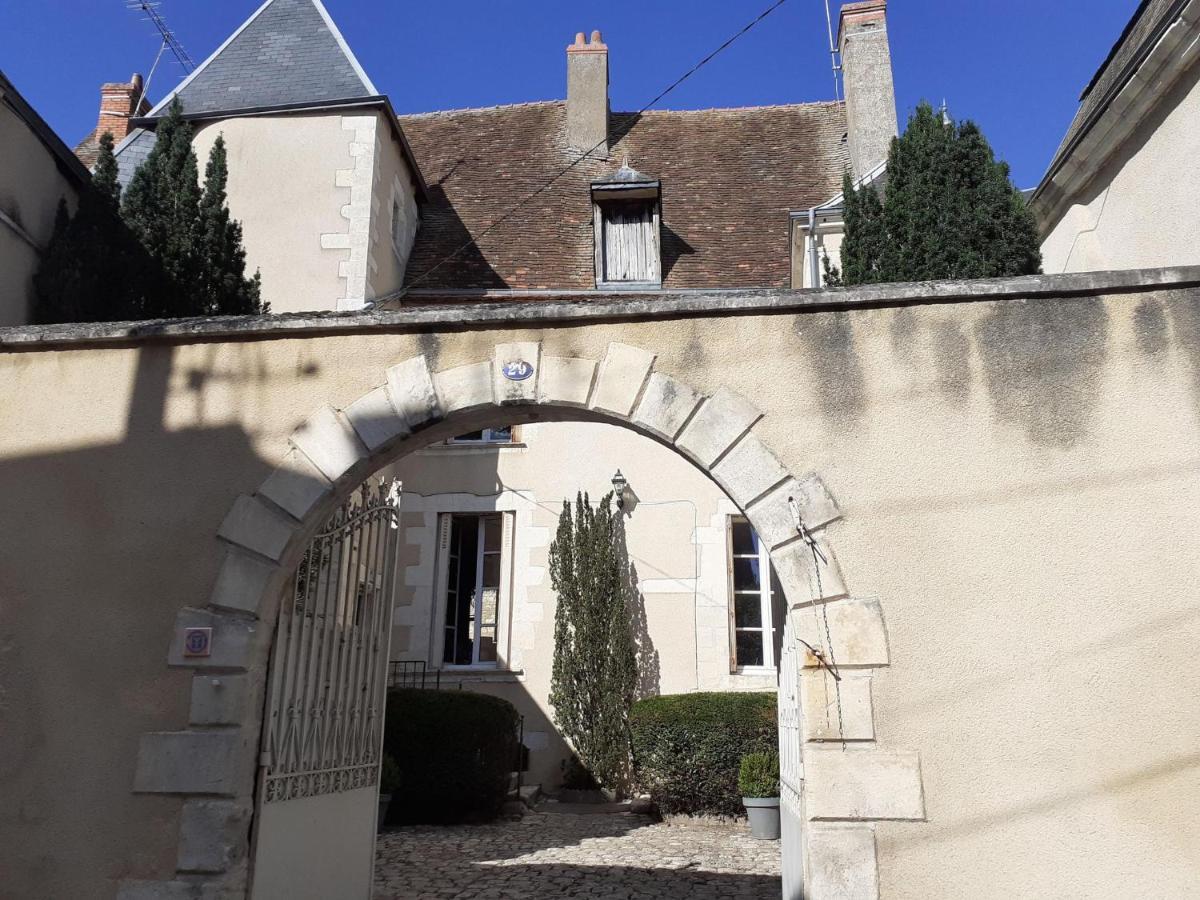 الشقق الفندقية إيسّودافي  Le Logis De Saint Cyr المظهر الخارجي الصورة