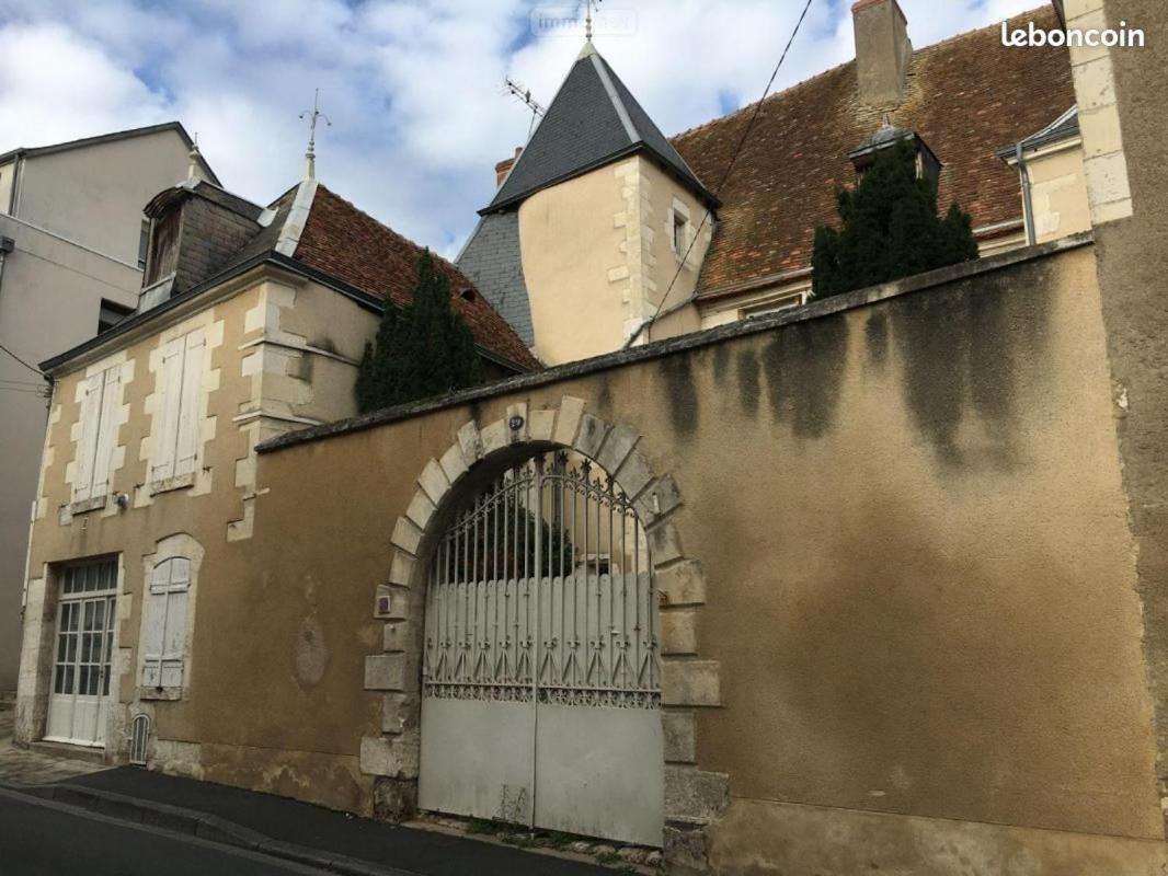 الشقق الفندقية إيسّودافي  Le Logis De Saint Cyr المظهر الخارجي الصورة