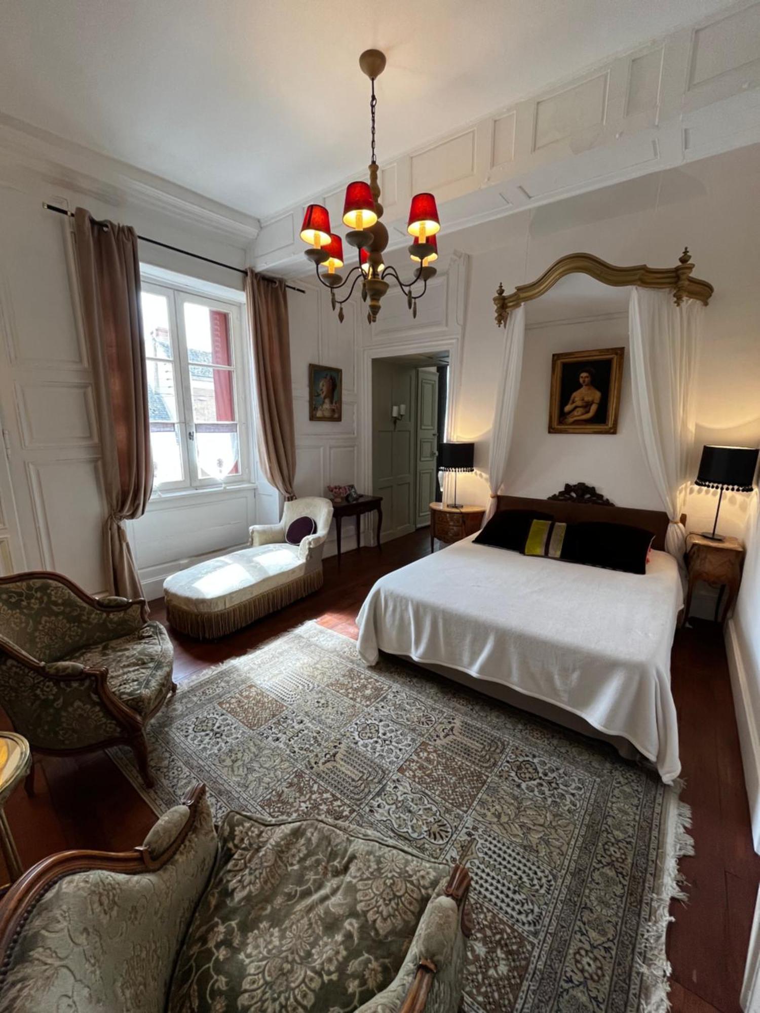 الشقق الفندقية إيسّودافي  Le Logis De Saint Cyr المظهر الخارجي الصورة