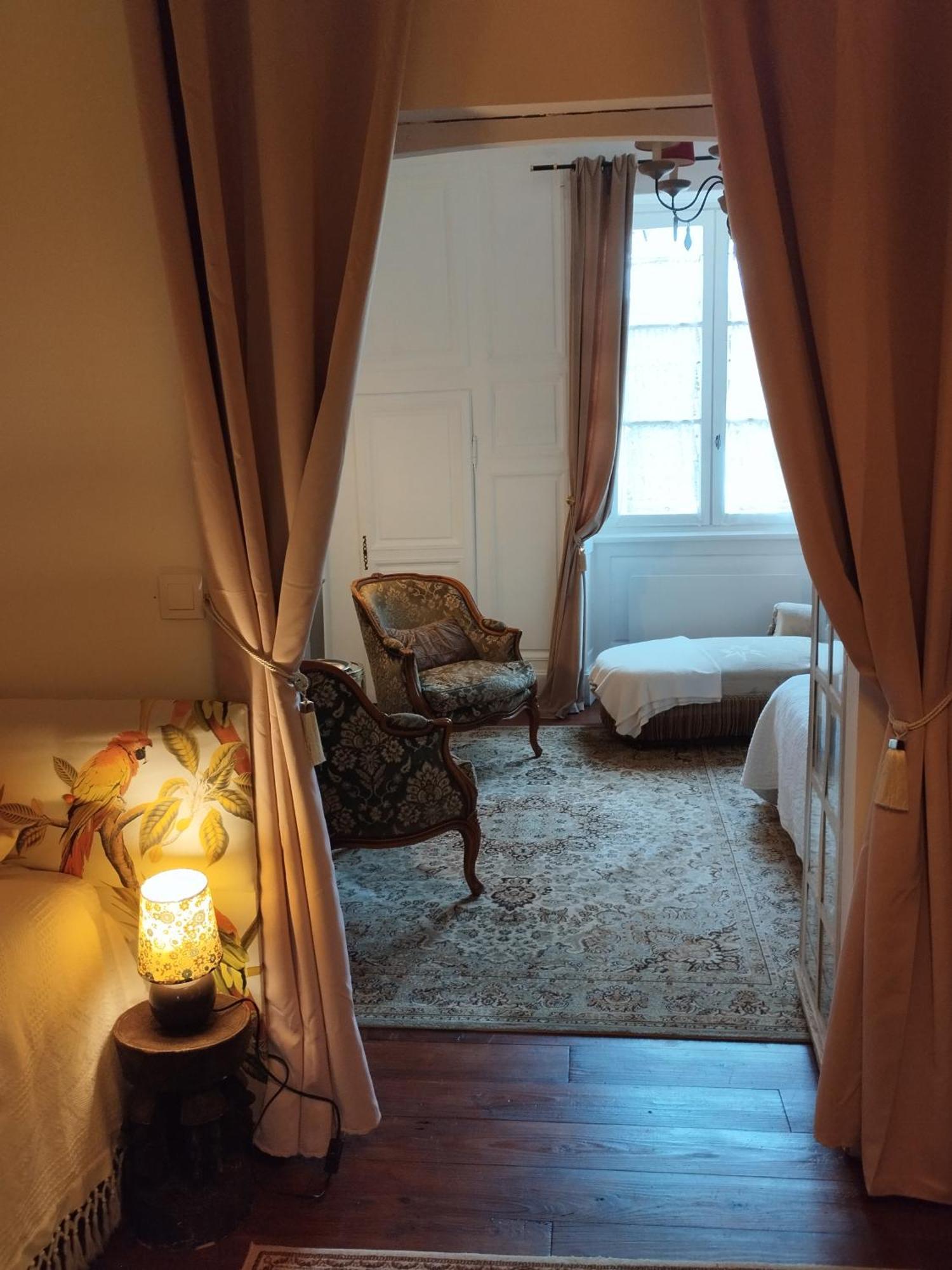 الشقق الفندقية إيسّودافي  Le Logis De Saint Cyr المظهر الخارجي الصورة